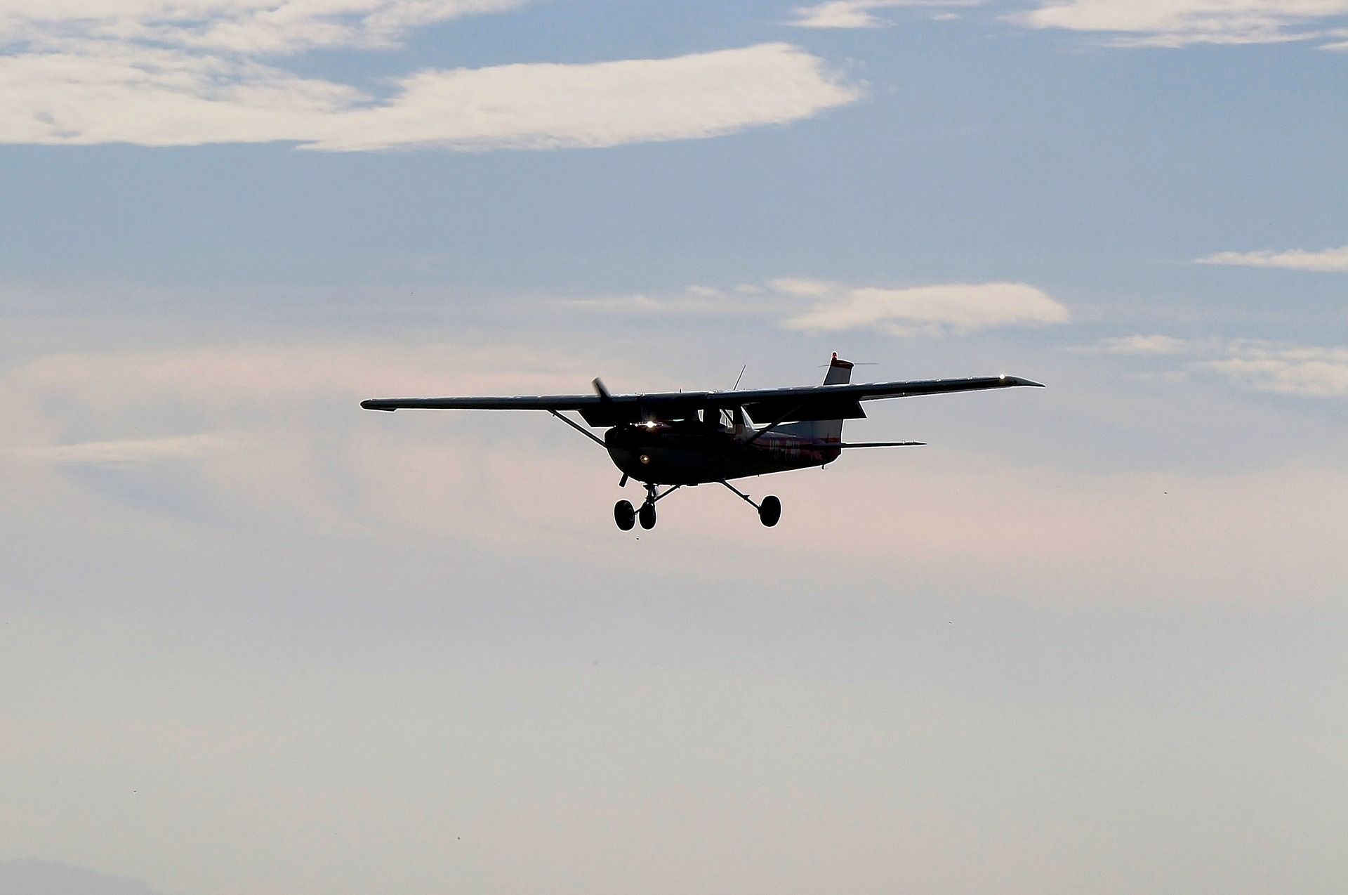 Flying Cessna